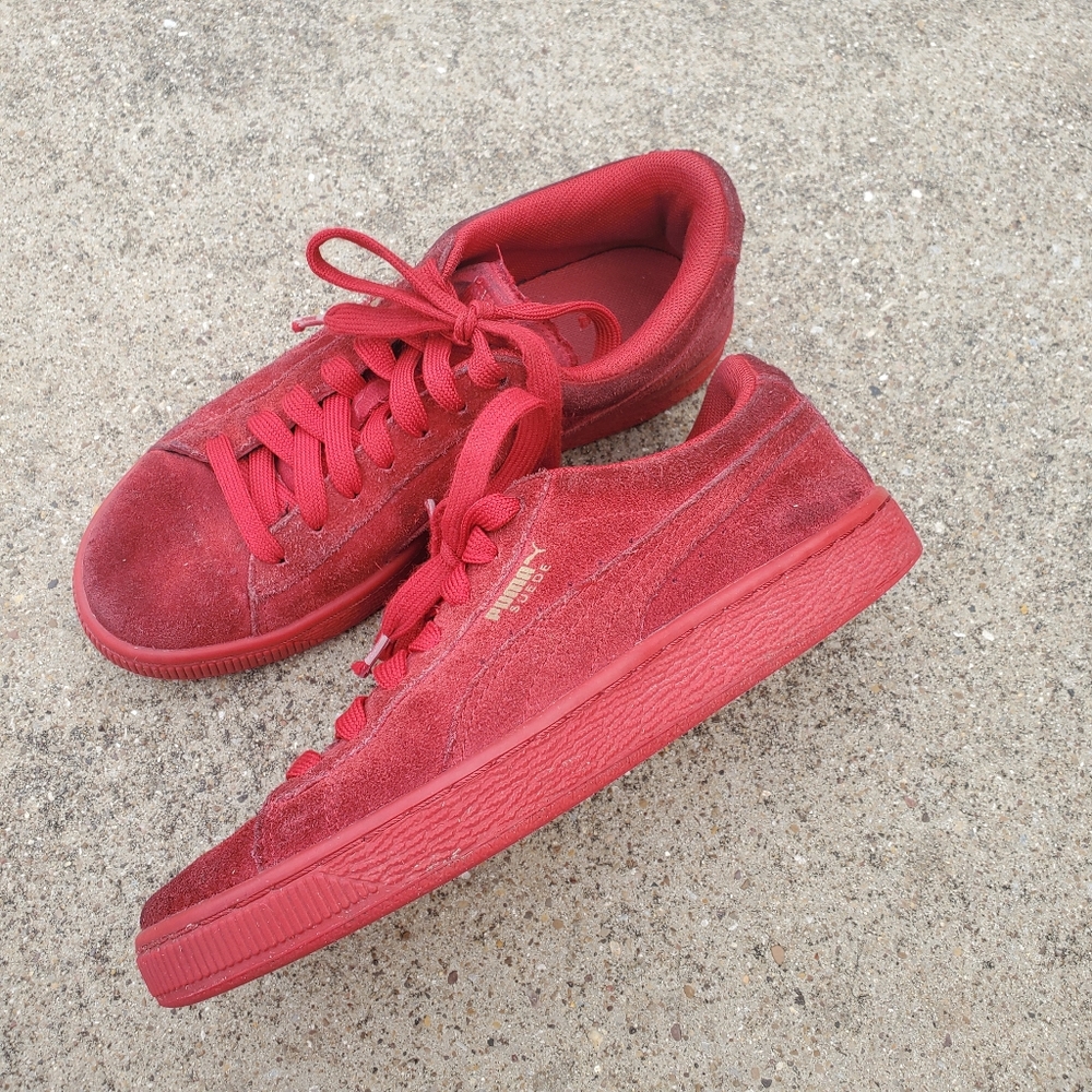 Red Puma Suede  sz 5